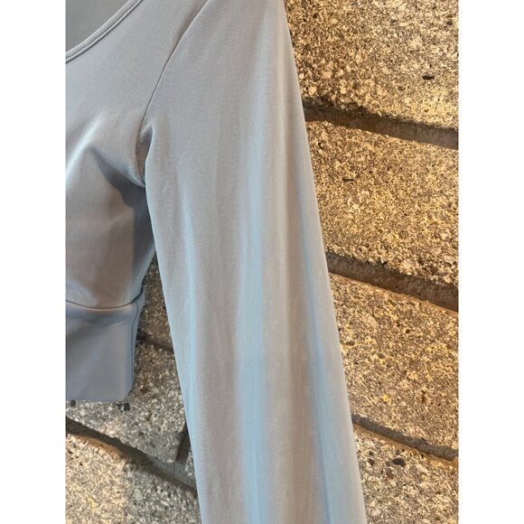 Light Blue Long-Sleeve Crop Top With Wide Waistband - Picture 5 of 8